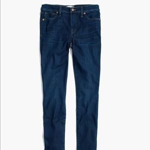 9" mid-rise skinny jeans in larkspur wash: tencel™ denim edition